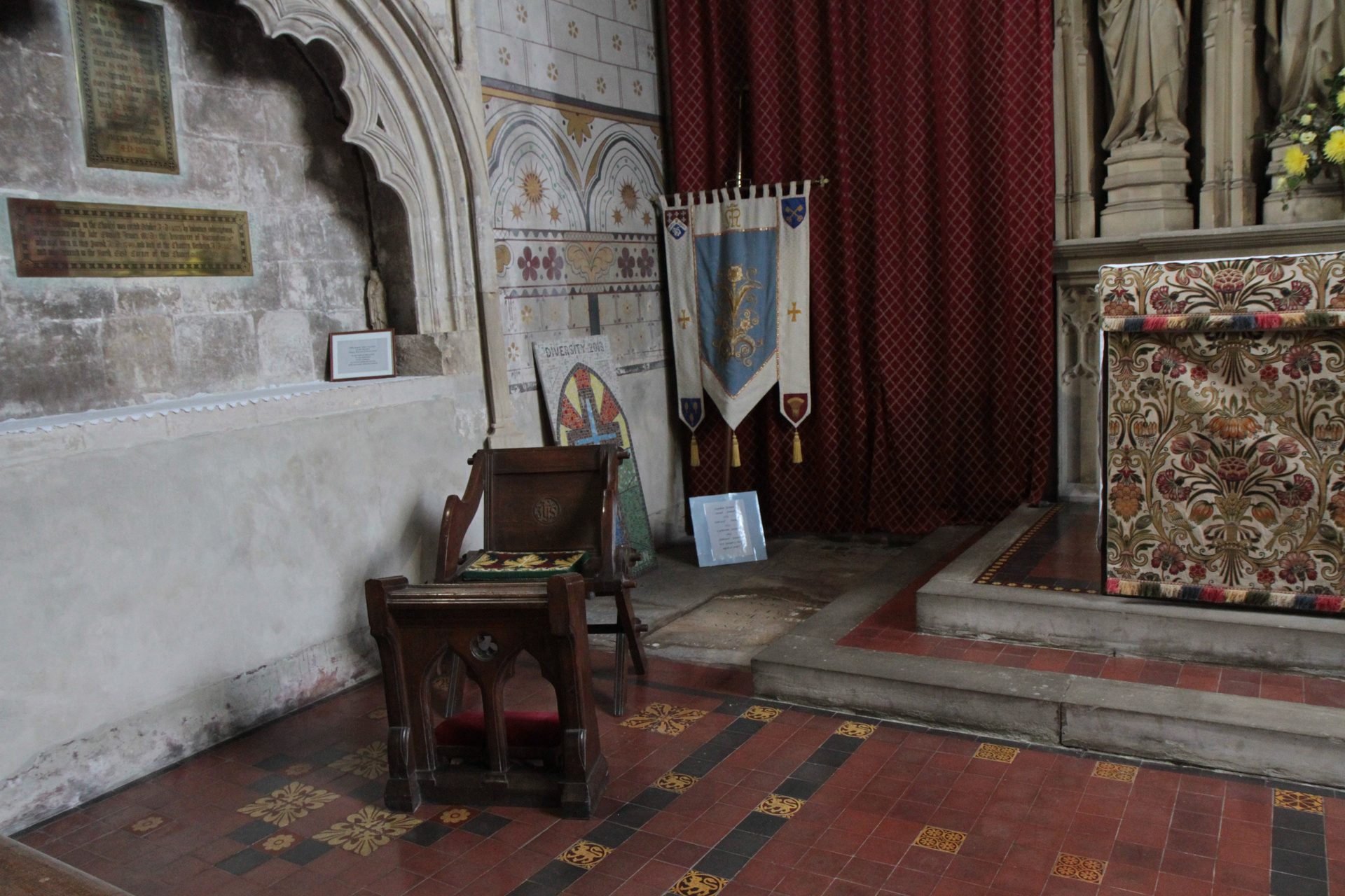 Edward_Jenner_Tomb_Berkeley (9).JPG